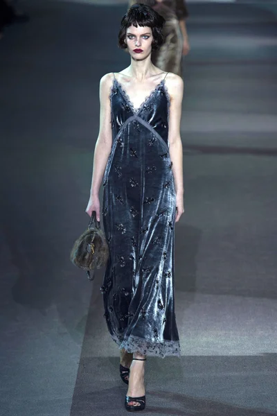 Look 14